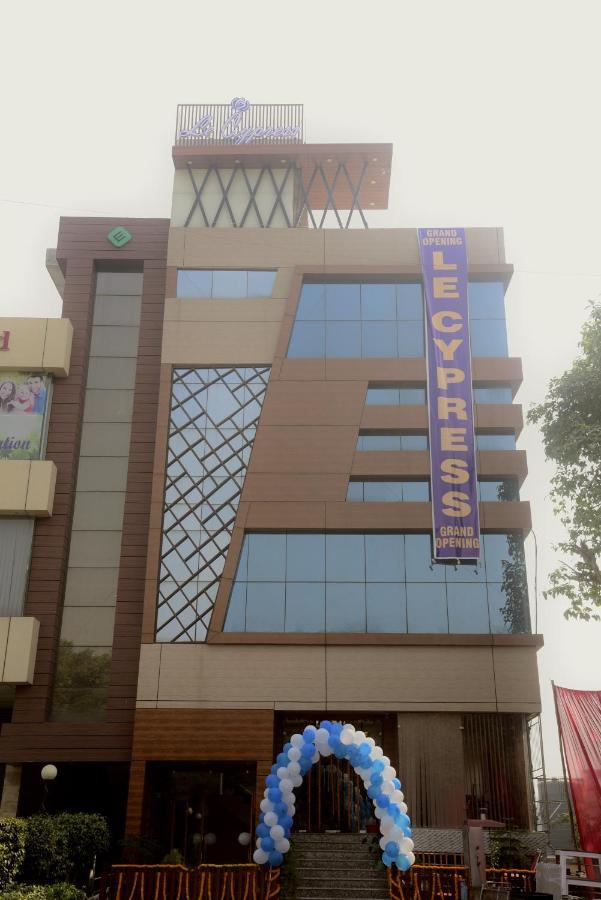 Hotel Le Cypress Bareilly Εξωτερικό φωτογραφία