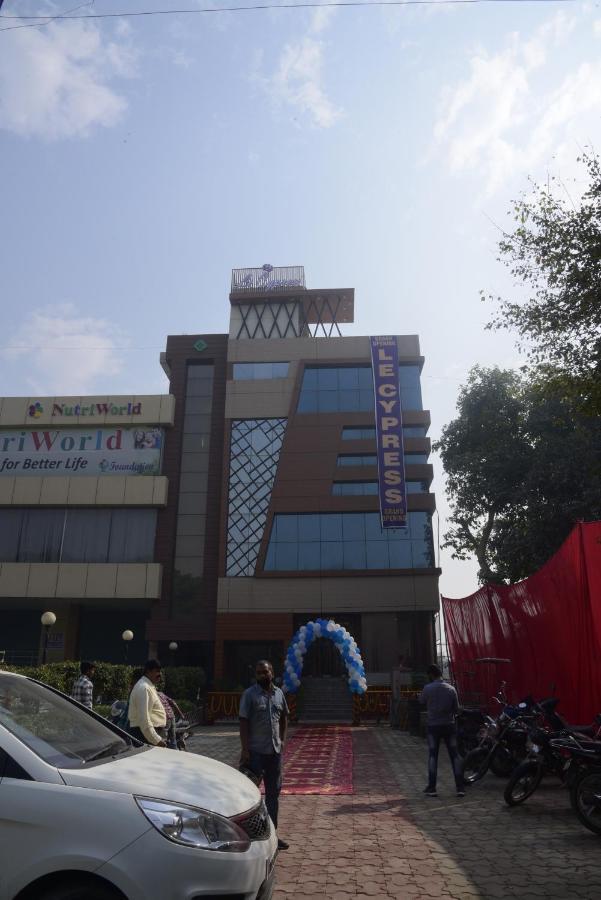 Hotel Le Cypress Bareilly Εξωτερικό φωτογραφία